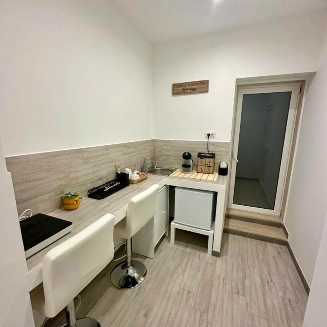 Bari Valona Rooms Eksteriør billede
