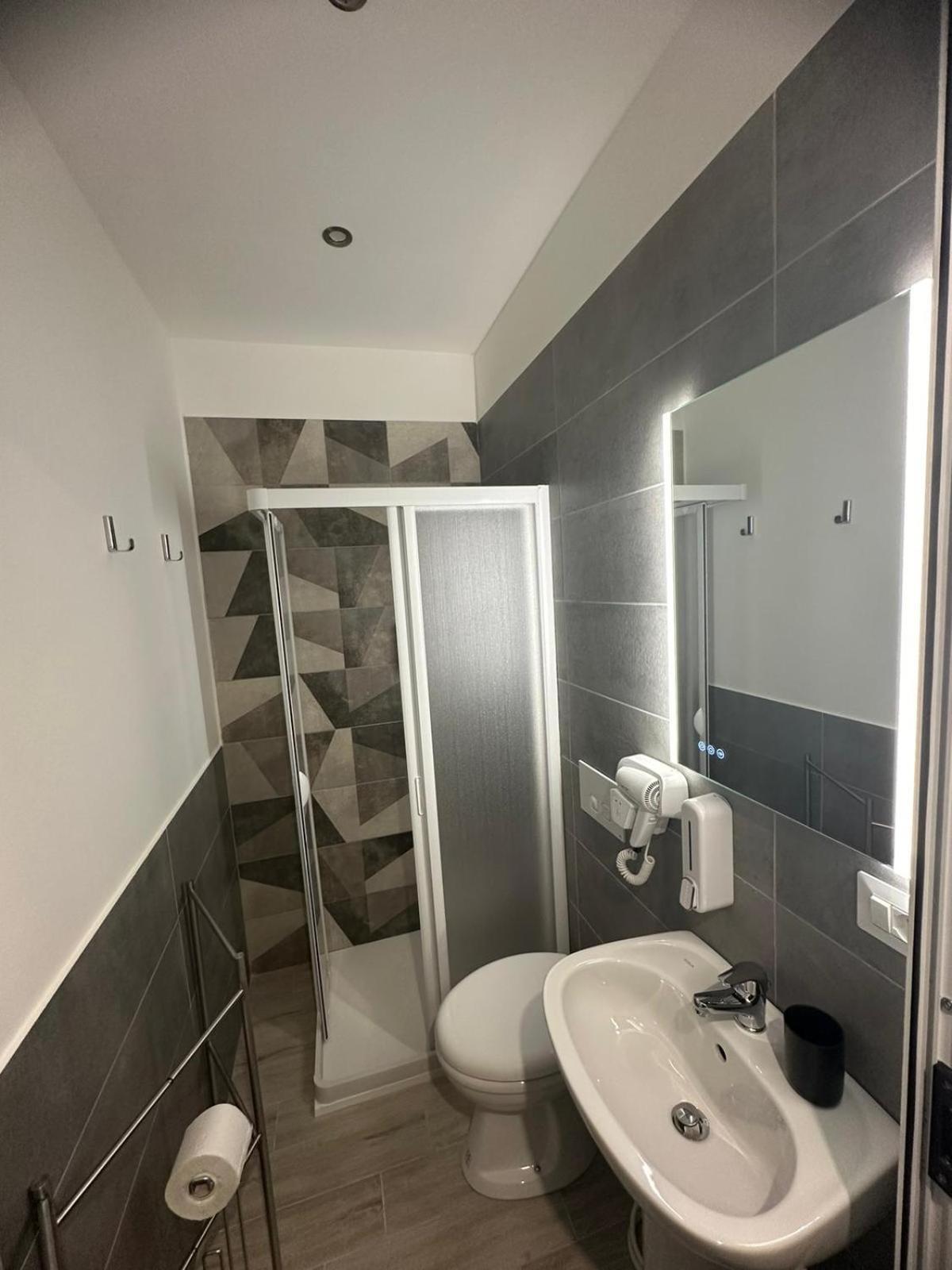 Bari Valona Rooms Eksteriør billede